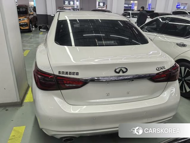 Infiniti Q50L 2022 Белый из Китая