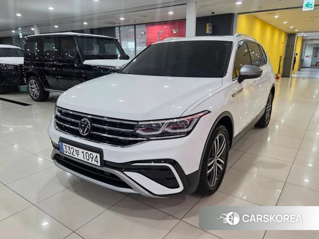 Volkswagen Tiguan Allspace 2023 Белый из Кореи
