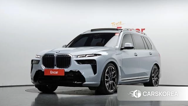 BMW X7 (G07) 2024 Серебристо-серый из Кореи