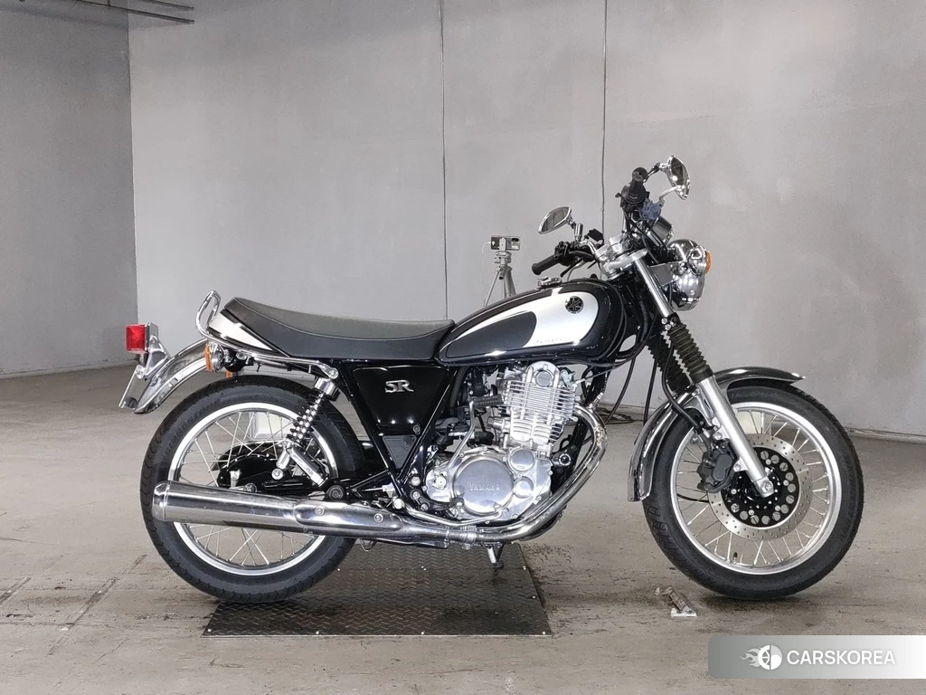 Проданный Yamaha SR 400 2021 из Японии