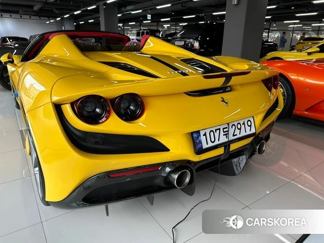 Ferrari F8 Spider 2023 Желтый из Кореи