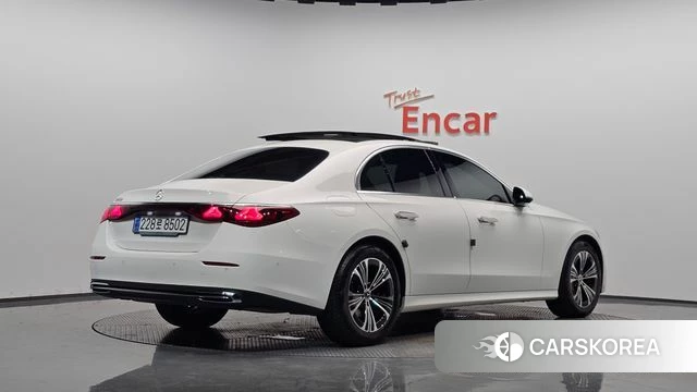 Mercedes-Benz E-Class W214 2024 Белый из Кореи
