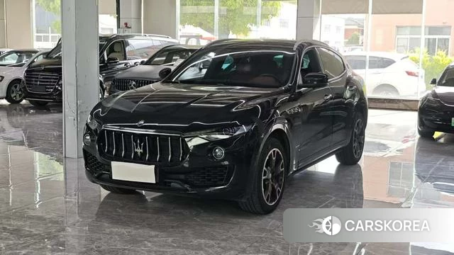 Maserati Levante 2018 Черный из Китая
