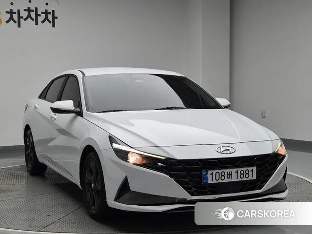 Hyundai Avante Hybrid (CN7) 2022 Белый из Кореи