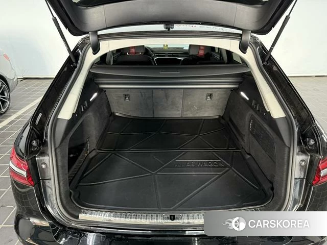 Audi A6 (import) 2022 Черный из Китая