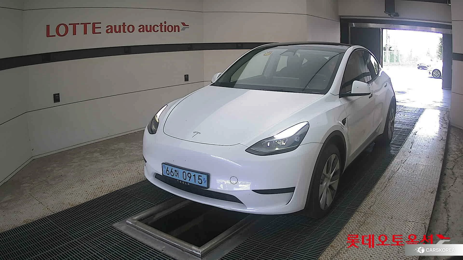 Tesla Model Y RWD 2023 Белый из Кореи