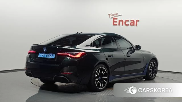 BMW i4 2023 Зеленый из Кореи