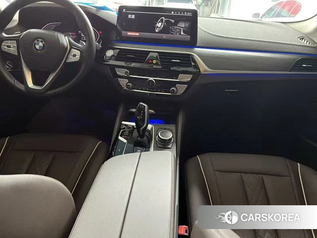 BMW 5 series 2022 Черный из Китая