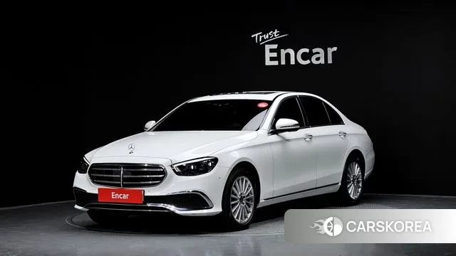 Mercedes-Benz E-Class W213 2023 Белый из Кореи