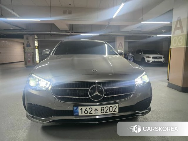 Mercedes-Benz E-Class W213 2022 Серый из Кореи