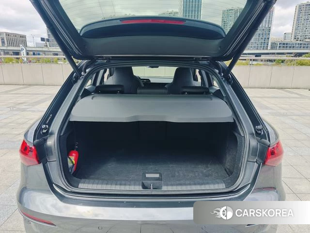 Audi A3 2024 Темно-серый из Китая