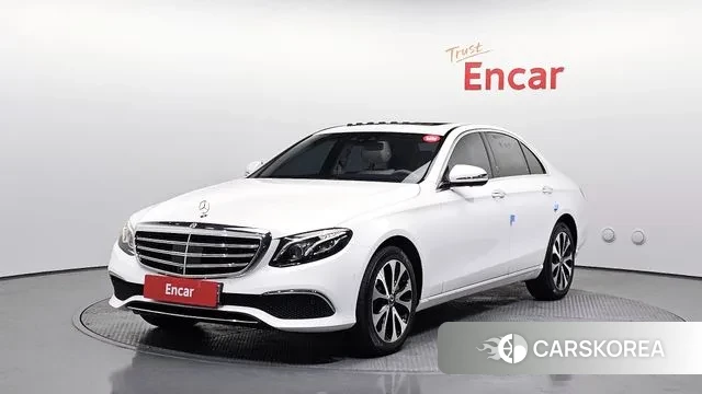 Mercedes-Benz E-Class W213 2020 Белый из Кореи