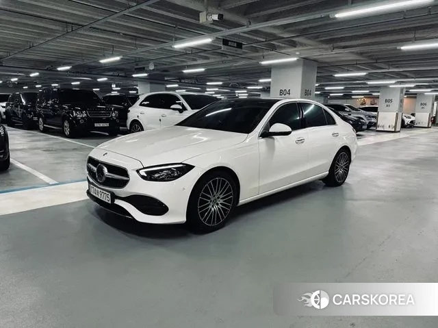 Mercedes-Benz C-Class W205 2024 Белый из Кореи