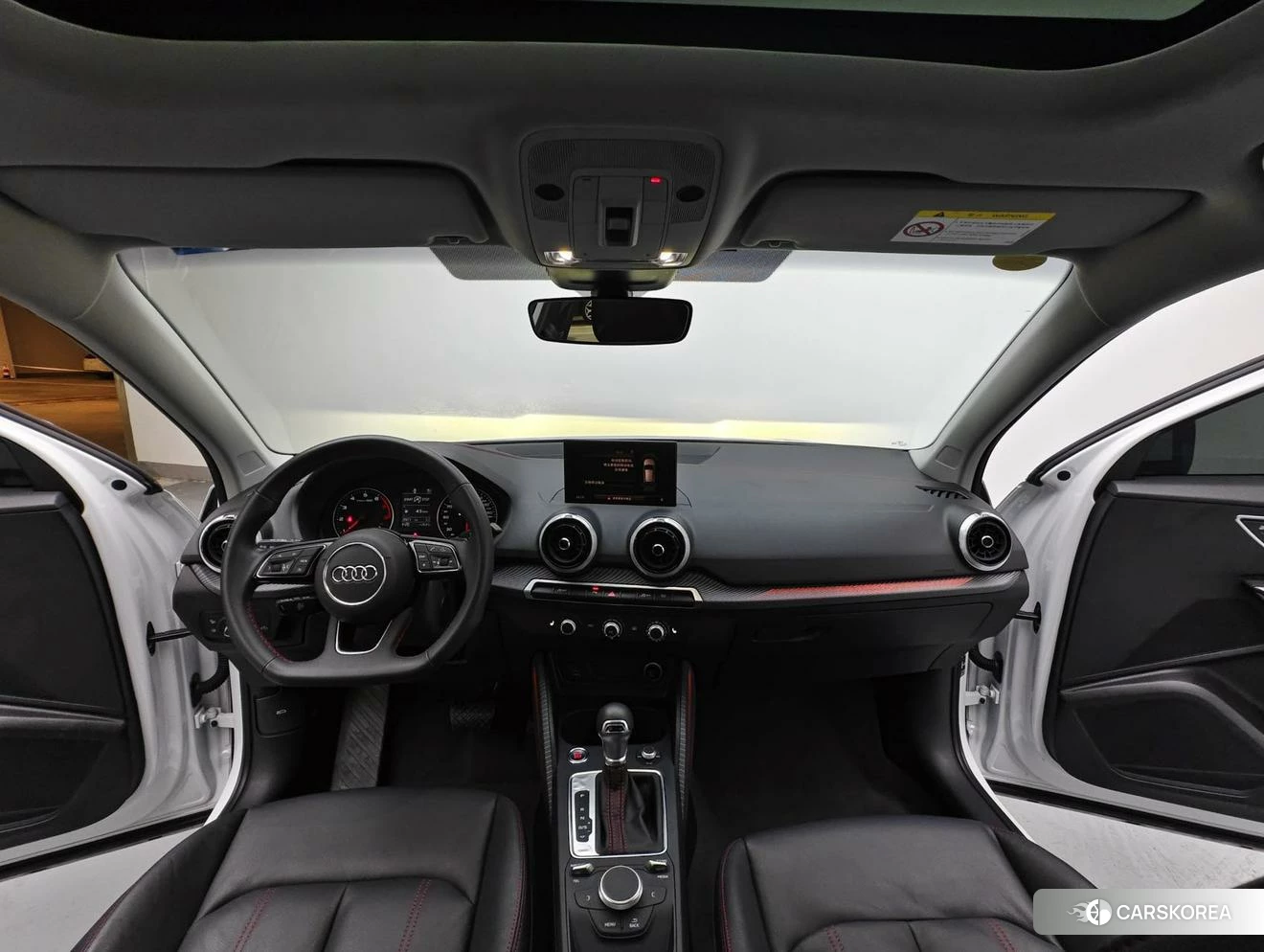 Audi Q2L 2021 Белый из Китая