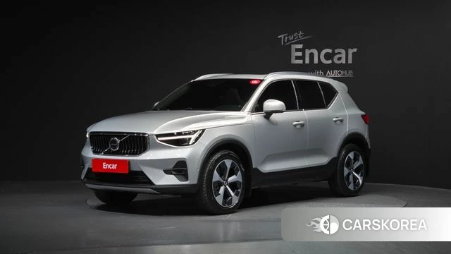 Volvo XC40 2024 Серебристо-серый из Кореи