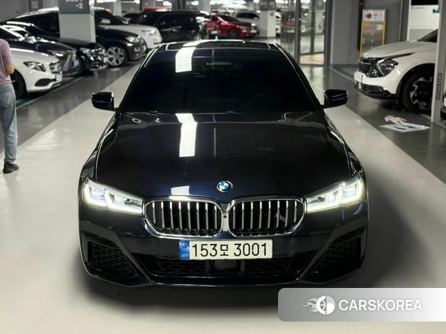 BMW 5 Series (G30) 2022 Черный из Кореи
