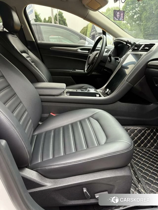 Ford Mondeo 2022 Белый из Китая