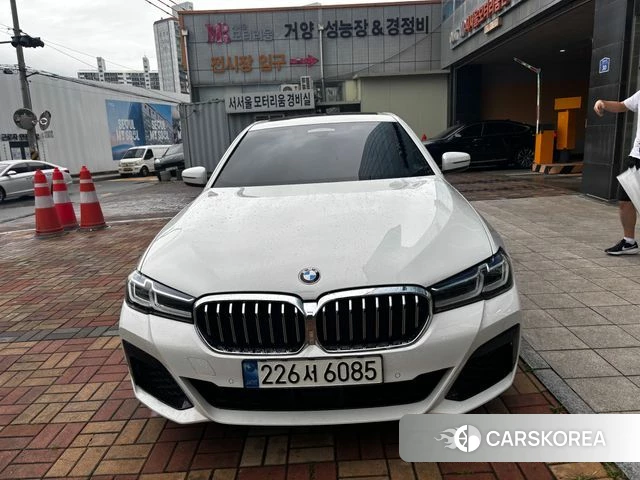 BMW 5 Series (G30) 2022 Белый из Кореи