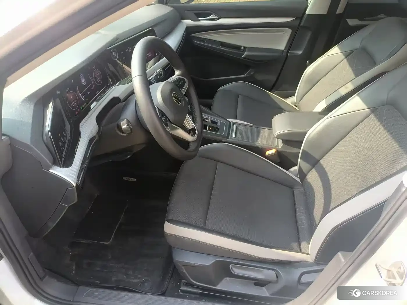 Volkswagen Golf 2022 Белый из Китая