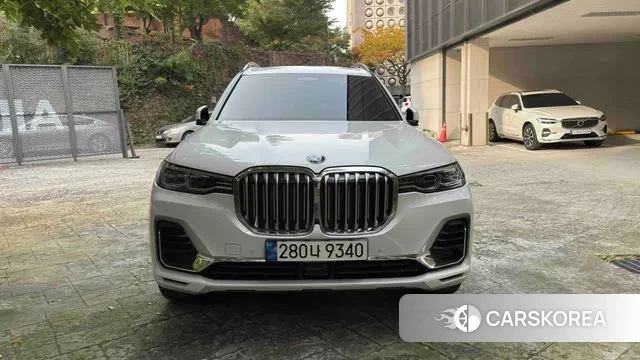 BMW X7 (G07) 2021 Белый из Кореи