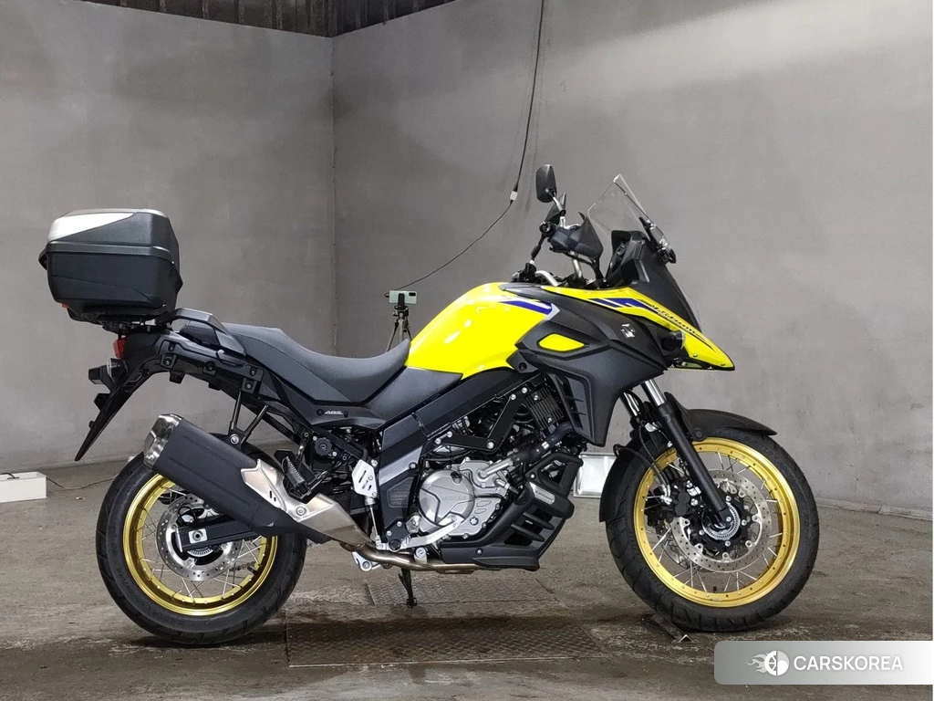 Проданный Suzuki V-STROM 650 XT 2023 из Японии