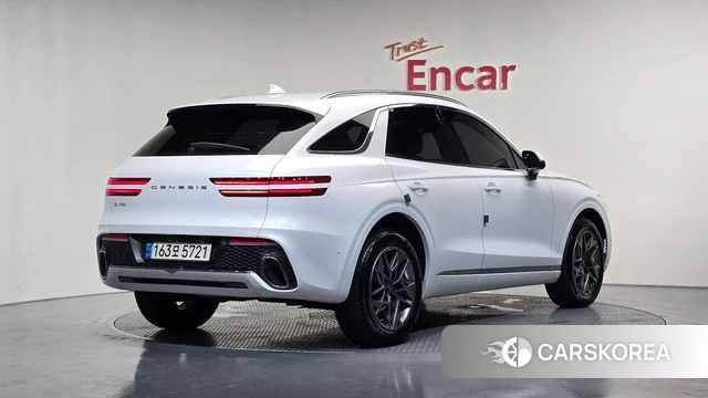 Genesis GV70 2023 Белый из Кореи