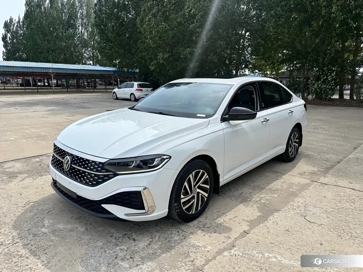 Volkswagen Lavida 2023 Белый из Китая, фото 2