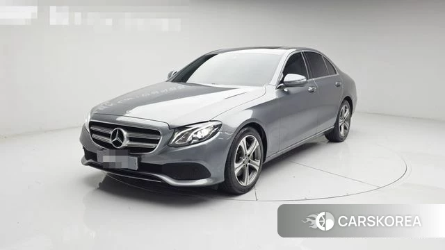 Mercedes-Benz E-Class W213 2019 Серый из Кореи