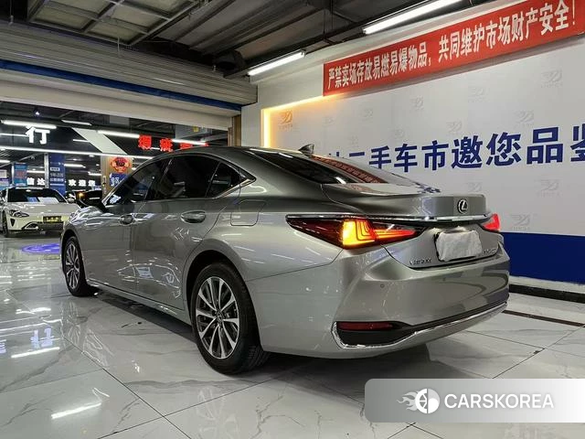 Lexus ES 2023 Шампань из Китая