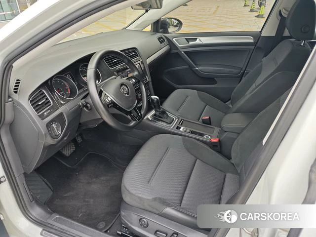 Volkswagen Golf 2019 Белый из Китая