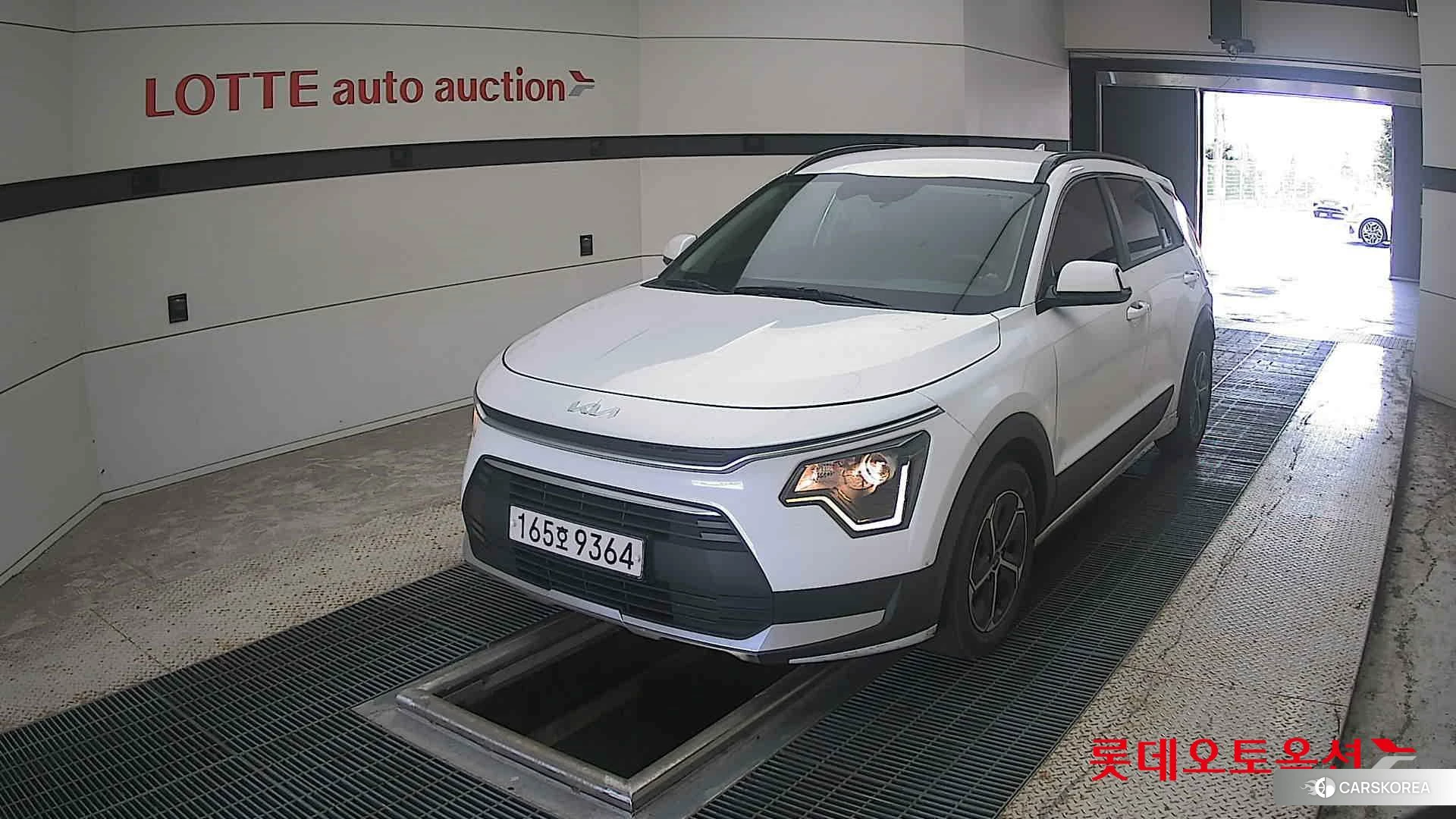 Kia Niro Hybrid 2022 Snow White Pearl (optional) из Кореи