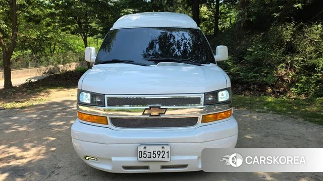 Chevrolet Express Van 2019 Белый из Кореи