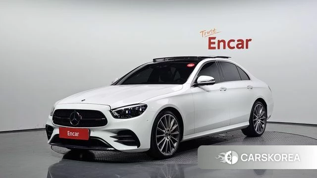 Mercedes-Benz E-Class W213 2022 Белый из Кореи