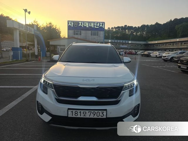 Kia Seltos 2022 Белый из Кореи