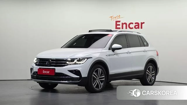 Volkswagen Tiguan second Generation 2023 Белый из Кореи