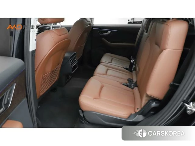 Audi Q7 2021 Черный из Китая