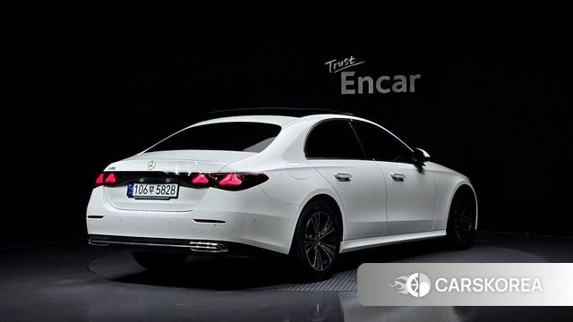 Mercedes-Benz E-Class W214 2025 Белый из Кореи