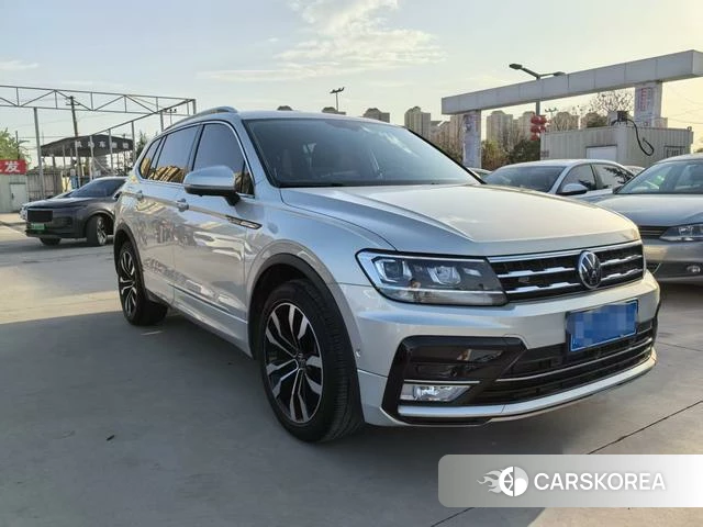 Volkswagen Tiguan L 2021 Шампань из Китая