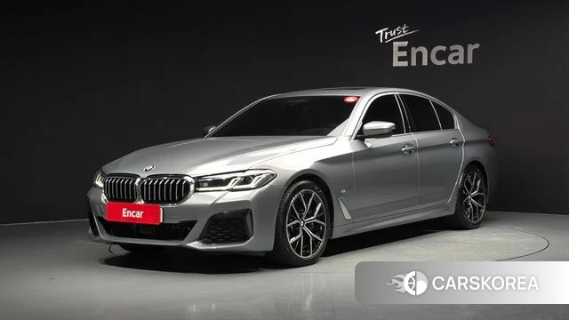 BMW 5 Series (G30) 2023 Серебристо-серый из Кореи