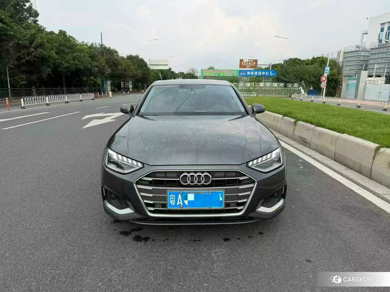 Audi A4L 2020 Темно-серый из Китая