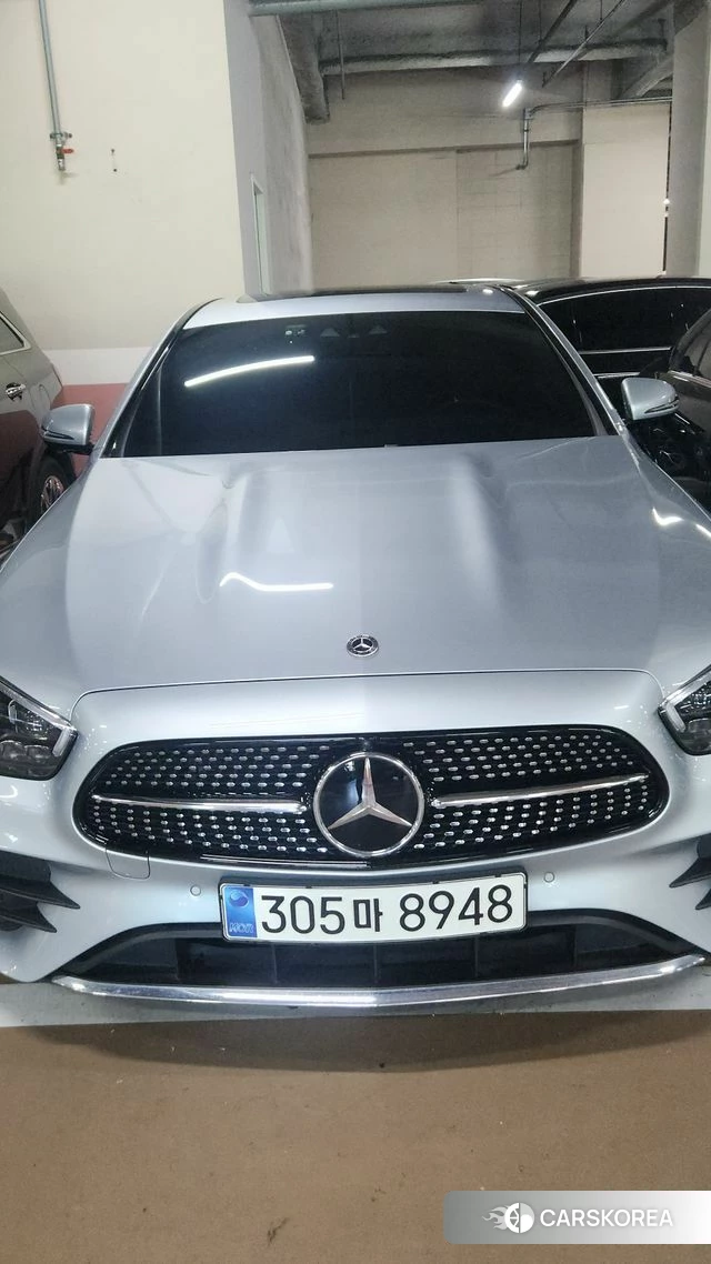 Mercedes-Benz E-Class W213 2023 Серебристо-серый из Кореи