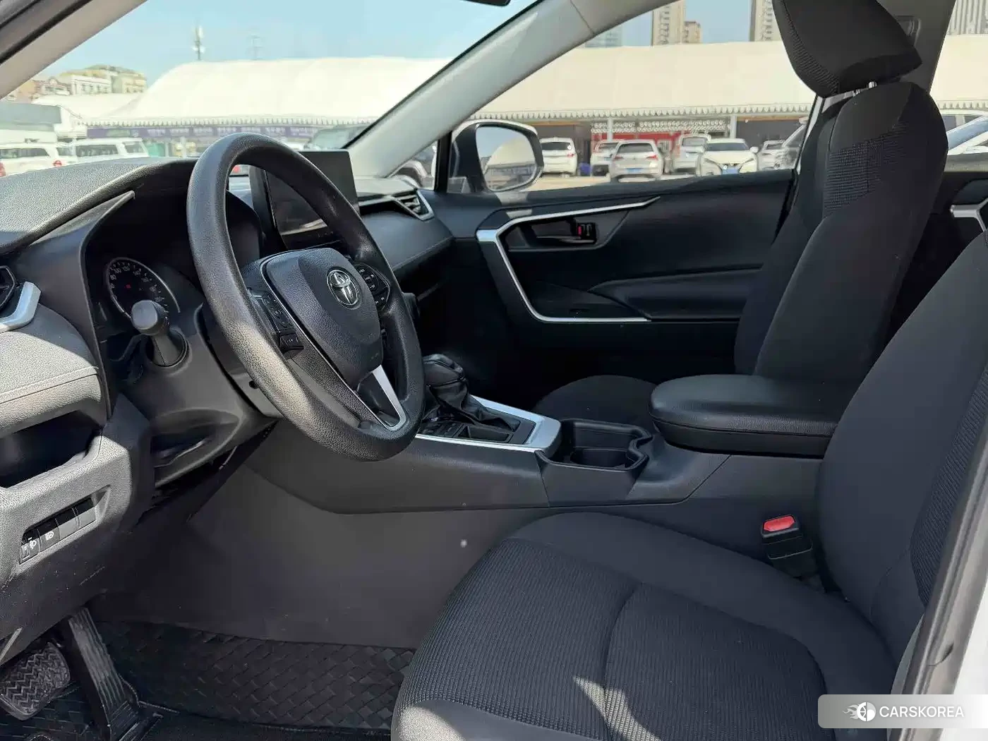 Toyota RAV4 2023 Белый из Китая