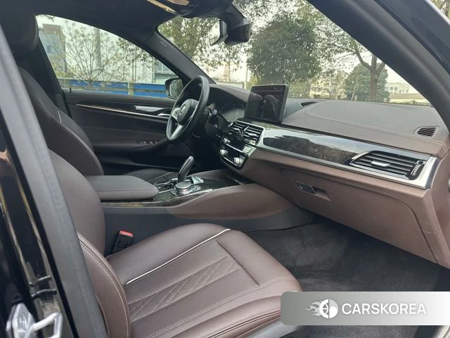 BMW 5 series 2021 Черный из Китая