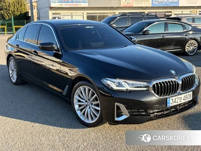 BMW 5 Series (G30) 2023 Черный из Кореи