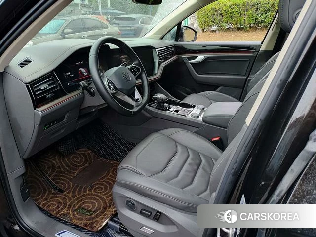 Volkswagen Touareg 2021 Черный из Китая