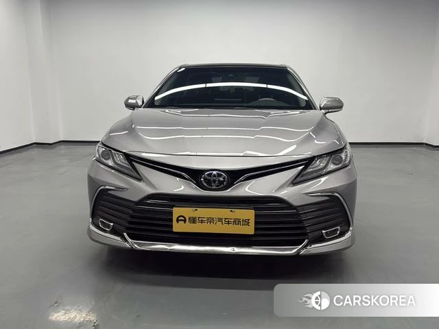 Toyota Camry 2022 Серебристо-серый из Китая