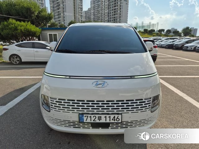 Hyundai Staria 2023 Белый из Кореи