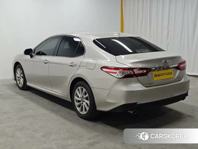 Toyota Camry 2023 Серебристо-серый из Китая