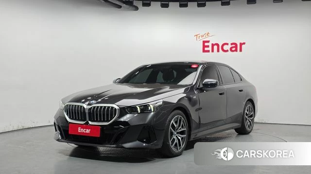 BMW 5 Series (G60) 2023 Серый из Кореи