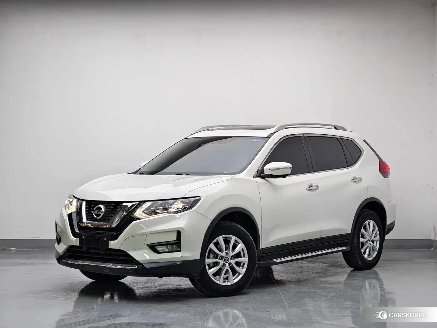 Nissan X-Trail 2022 Белый из Китая
